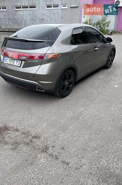 Хэтчбек Honda Civic 2007 в 