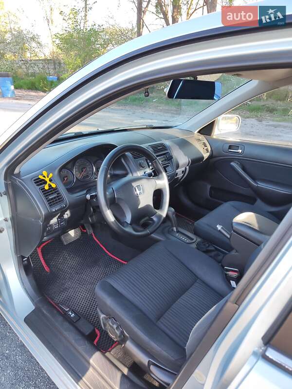 Седан Honda Civic 2004 в Запоріжжі