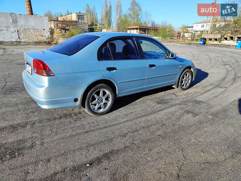 Седан Honda Civic 2004 в Запоріжжі