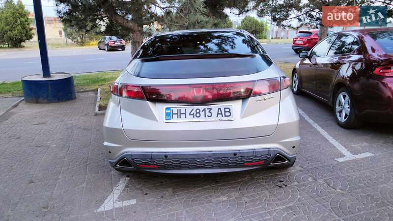 Хэтчбек Honda Civic 2006 в Одессе