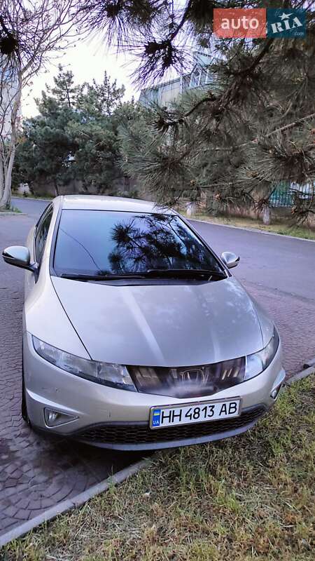 Хэтчбек Honda Civic 2006 в Одессе