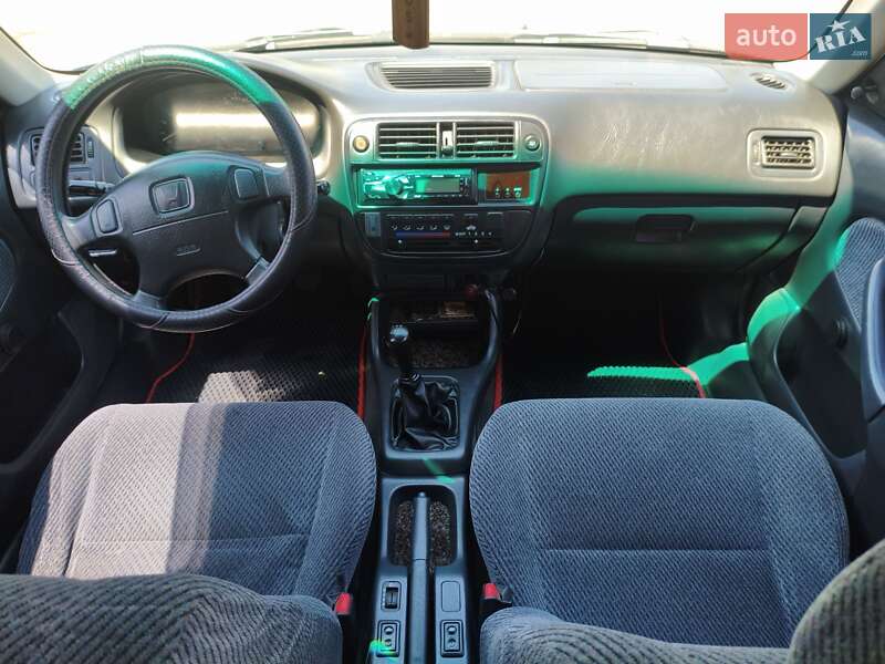 Седан Honda Civic 1997 в Запоріжжі