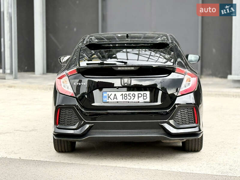 Хэтчбек Honda Civic 2017 в Киеве