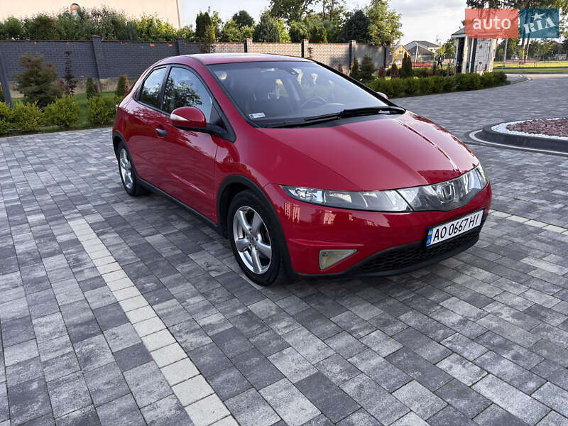 Хэтчбек Honda Civic 2006 в Мукачево