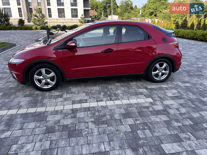Хэтчбек Honda Civic 2006 в Мукачево