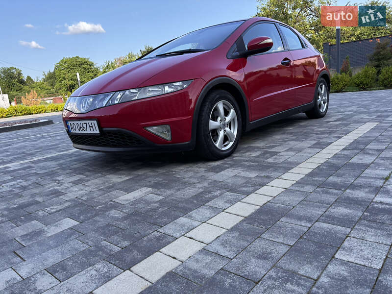 Хэтчбек Honda Civic 2006 в Мукачево