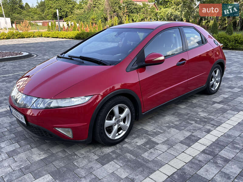 Хэтчбек Honda Civic 2006 в Мукачево