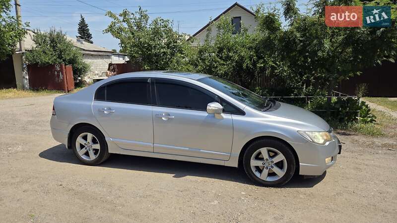 Седан Honda Civic 2008 в Днепре