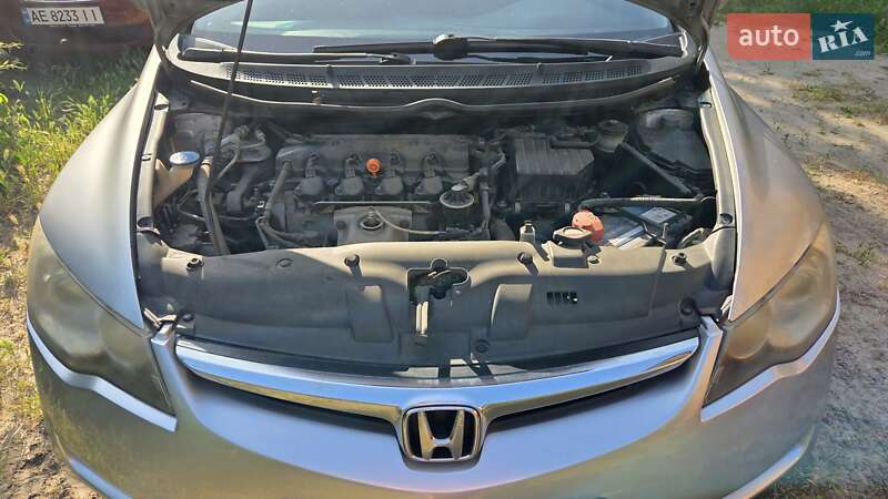 Седан Honda Civic 2008 в Днепре