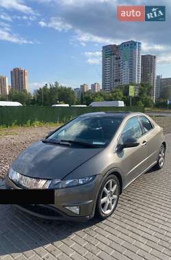 Хэтчбек Honda Civic 2006 в Киеве