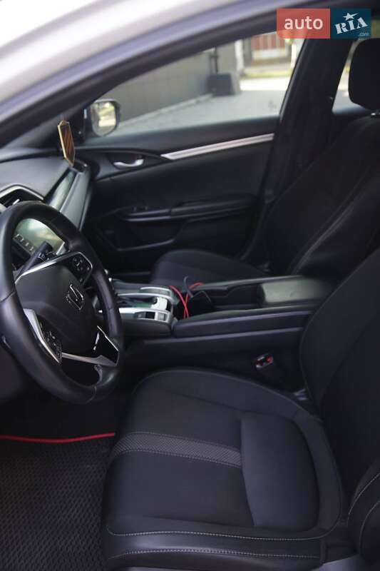 Седан Honda Civic 2019 в Славянске