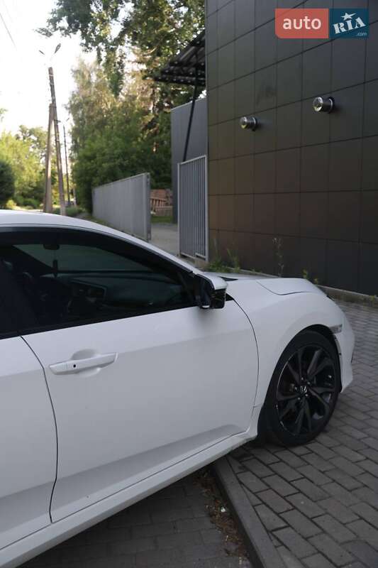 Седан Honda Civic 2019 в Славянске