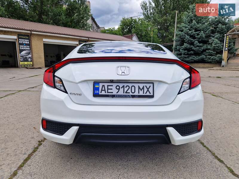 Купе Honda Civic 2016 в Дніпрі