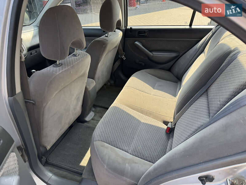 Седан Honda Civic 2005 в Рівному