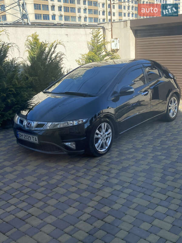 Хэтчбек Honda Civic 2008 в 