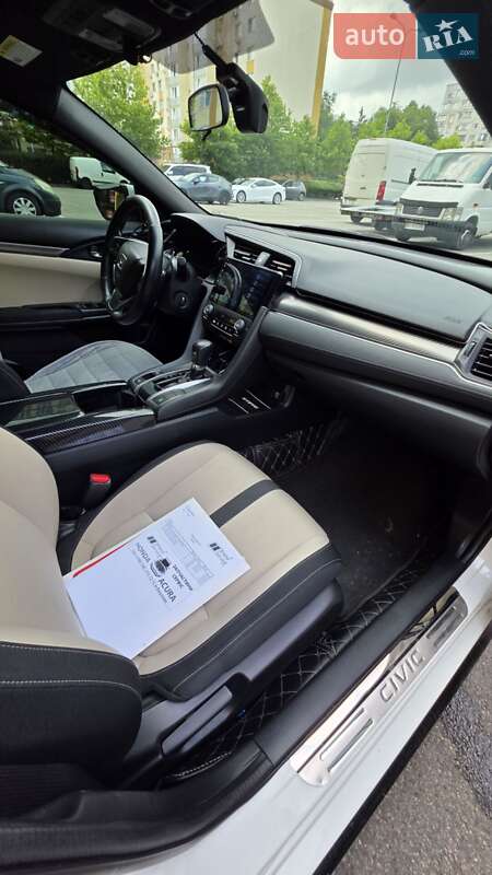 Хэтчбек Honda Civic 2016 в Киеве