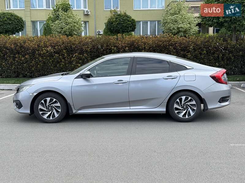 Седан Honda Civic 2018 в Киеве