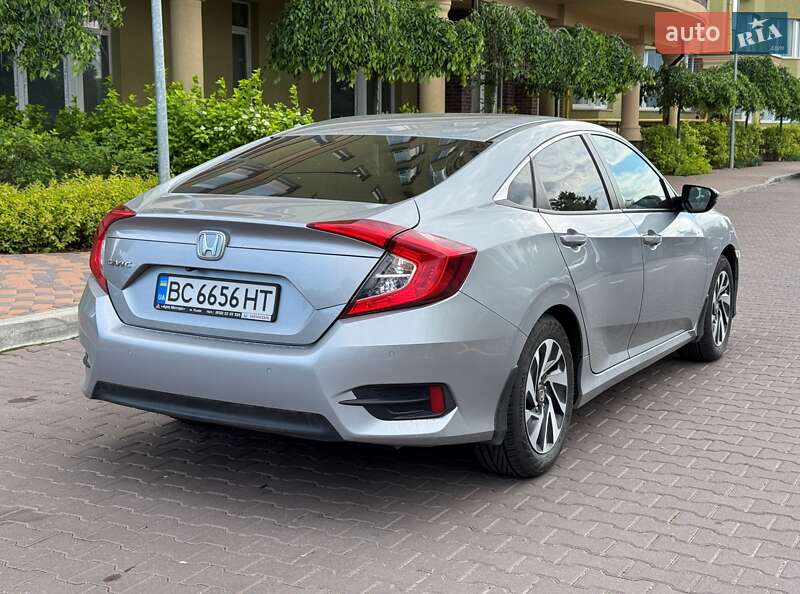 Седан Honda Civic 2018 в Киеве