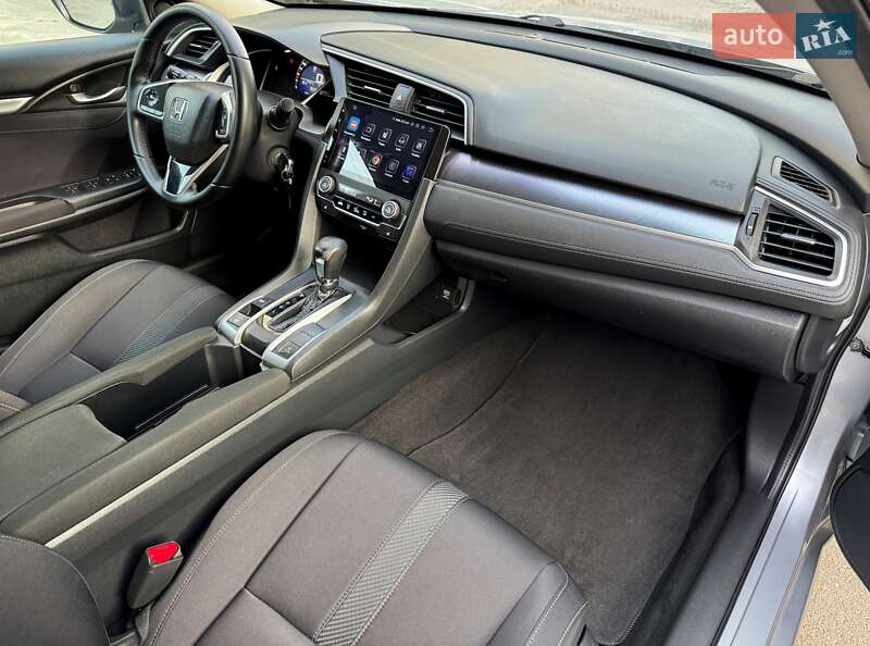 Седан Honda Civic 2018 в Киеве