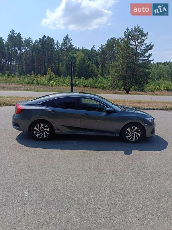 Седан Honda Civic 2018 в Киеве