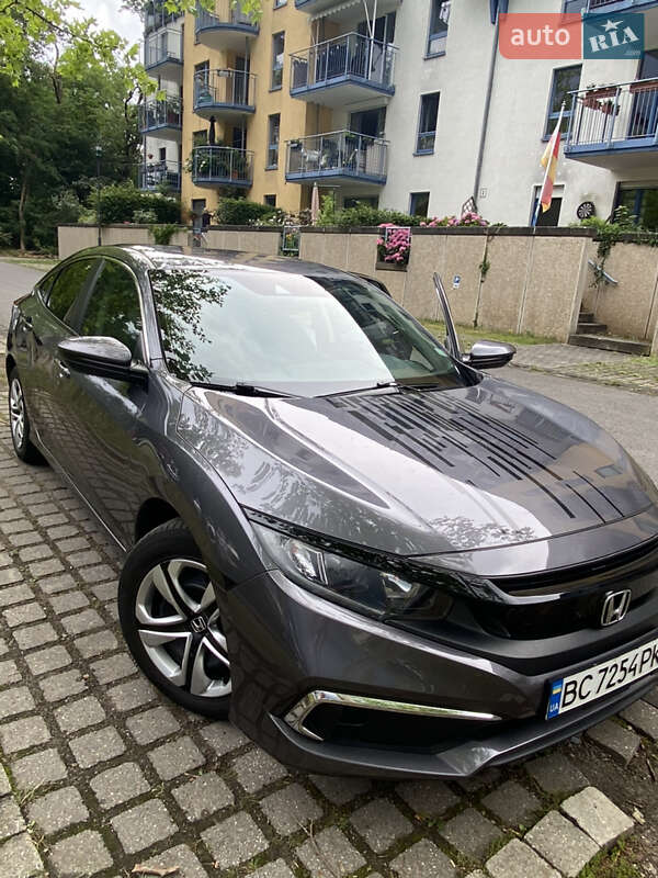 Седан Honda Civic 2019 в Львові