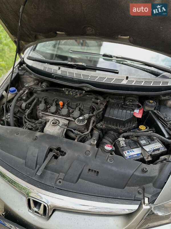 Седан Honda Civic 2006 в Львові