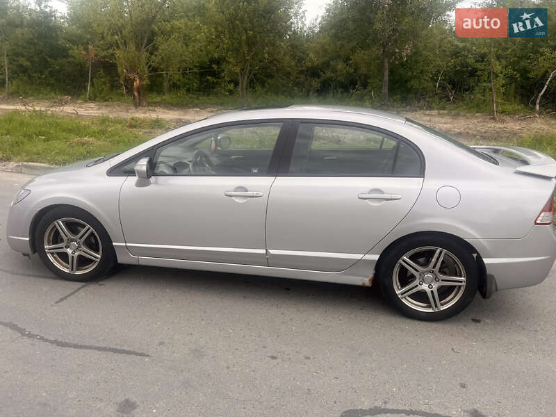 Седан Honda Civic 2007 в Львове