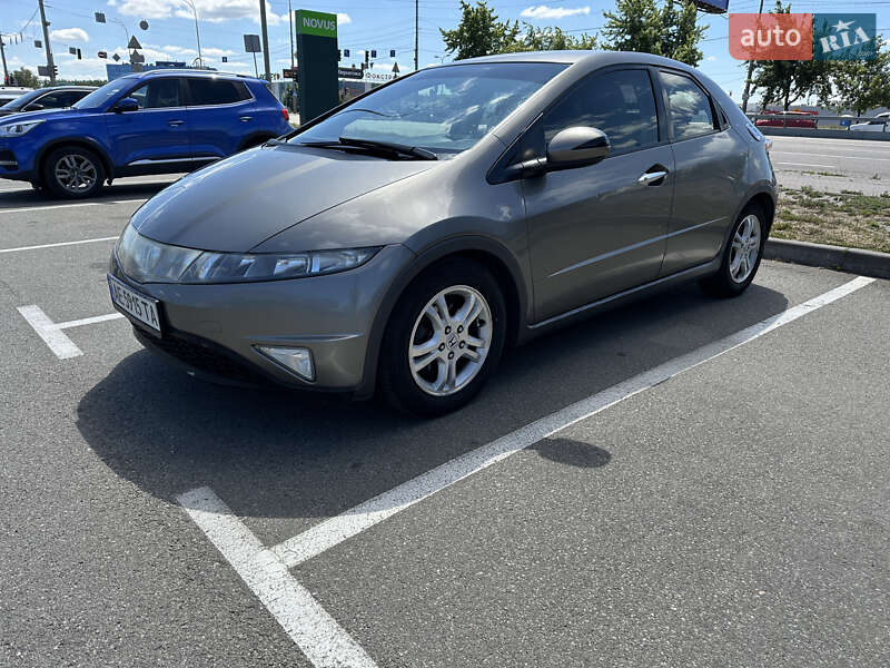 Хэтчбек Honda Civic 2006 в Киеве