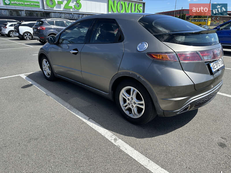 Хэтчбек Honda Civic 2006 в Киеве