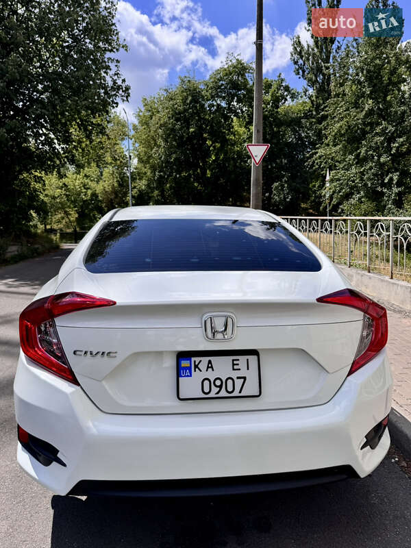 Седан Honda Civic 2016 в Киеве