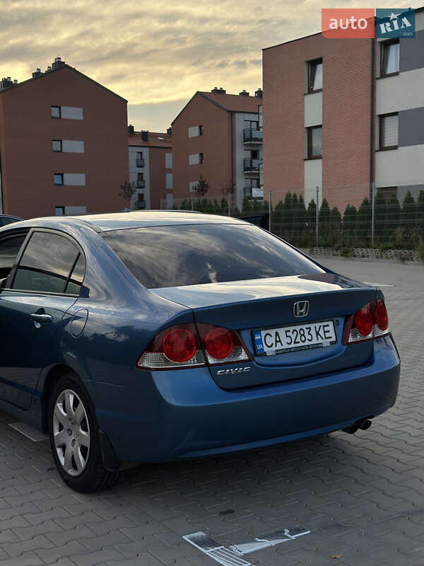 Седан Honda Civic 2008 в Смілі