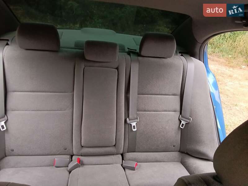 Седан Honda Civic 2006 в Дніпрі