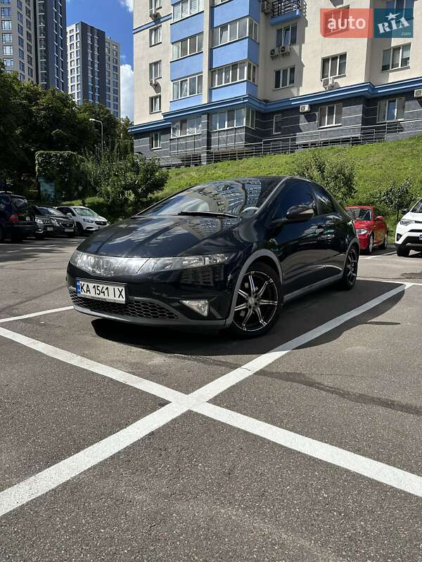 Хэтчбек Honda Civic 2007 в 