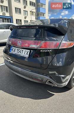 Хэтчбек Honda Civic 2007 в 