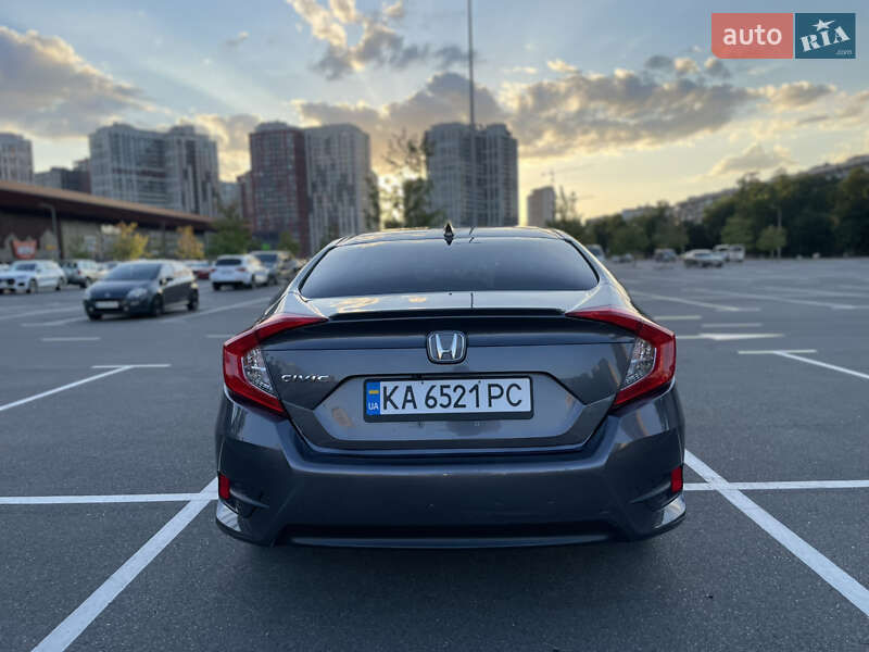 Седан Honda Civic 2018 в Киеве