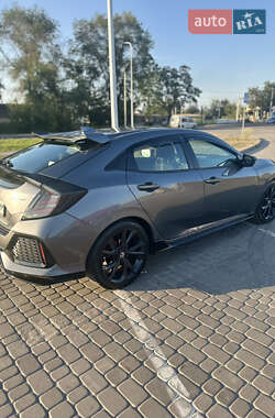 Хэтчбек Honda Civic 2016 в 