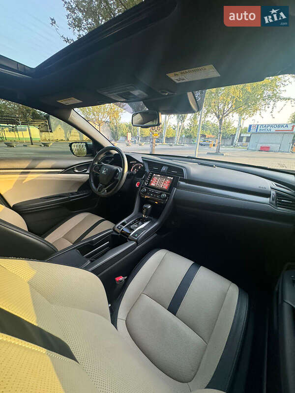 Хэтчбек Honda Civic 2018 в Кривом Роге