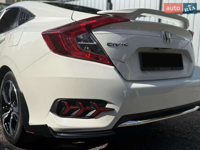Седан Honda Civic 2019 в Днепре