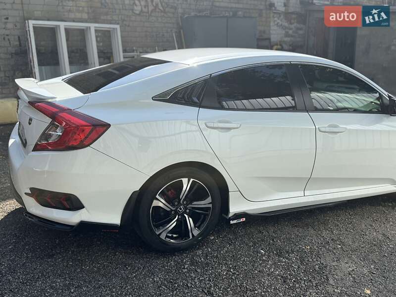 Седан Honda Civic 2019 в Днепре