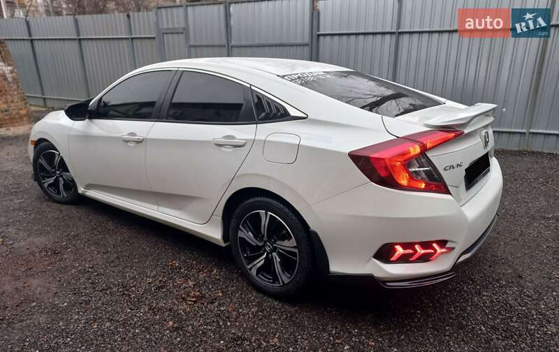 Седан Honda Civic 2019 в Днепре