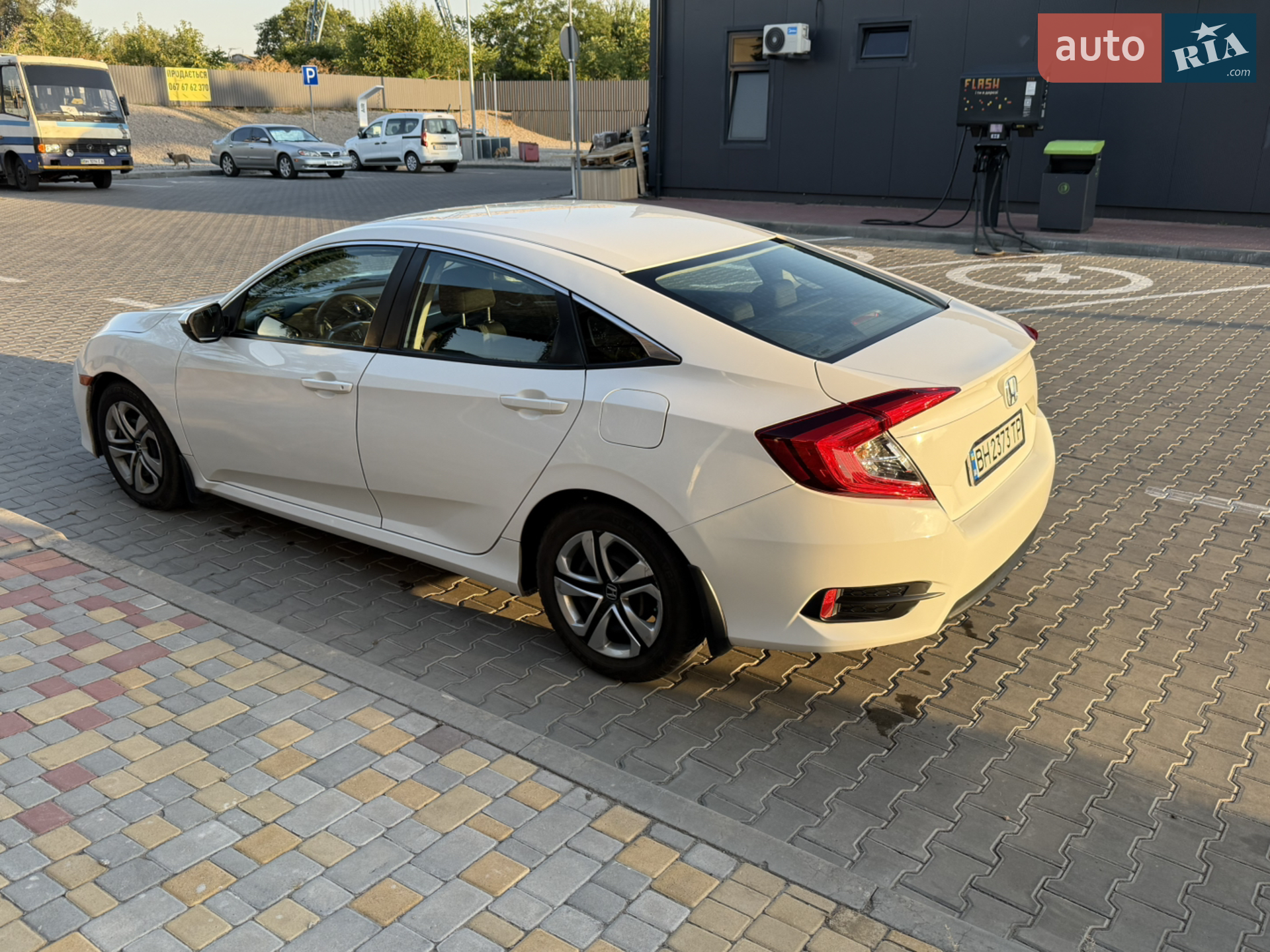 2015 Honda Civic - мініатюра 16