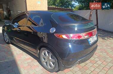 Хэтчбек Honda Civic 2006 в 