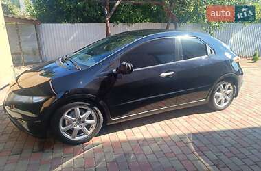 Хэтчбек Honda Civic 2006 в 