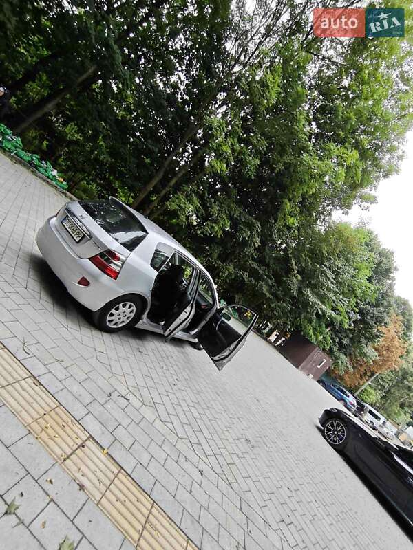 Хэтчбек Honda Civic 2004 в Львове