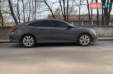 Седан Honda Civic 2018 в Львове