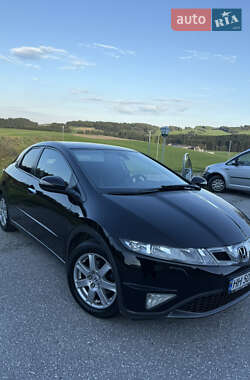 Хэтчбек Honda Civic 2010 в 