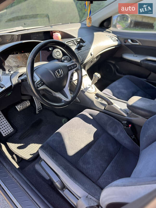Хэтчбек Honda Civic 2008 в Киеве