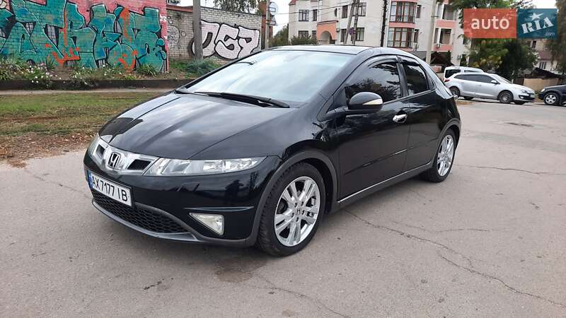 Хэтчбек Honda Civic 2010 в Харькове