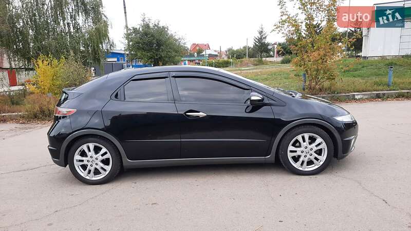 Хэтчбек Honda Civic 2010 в Харькове