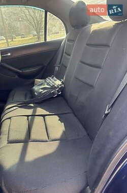 Седан Honda Civic 2004 в 